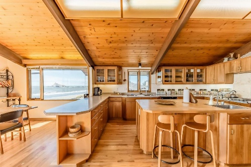 Crown of the Coast image 22