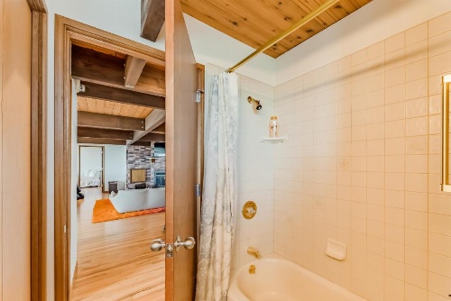 Crown of the Coast image 29