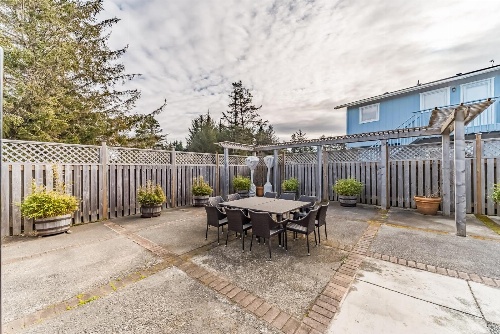 Crown of the Coast image 3